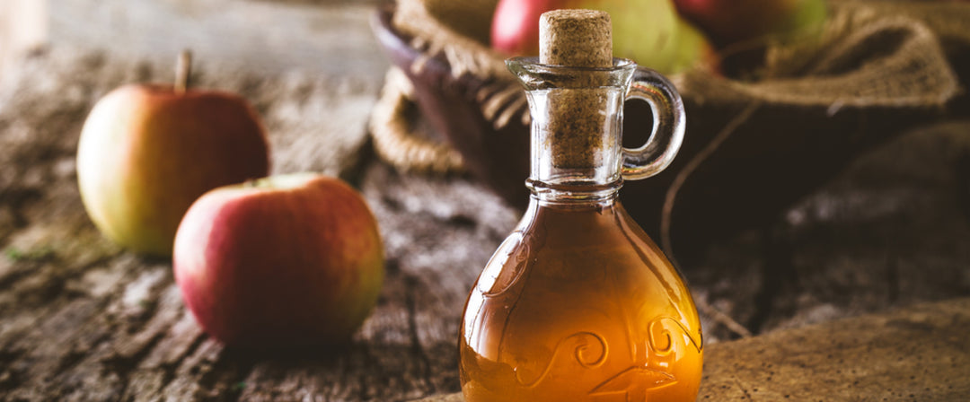 El papel del vinagre de sidra de manzana, la pimienta negra, el jengibre, el kiwi y la cúrcuma como apoyo a las enzimas